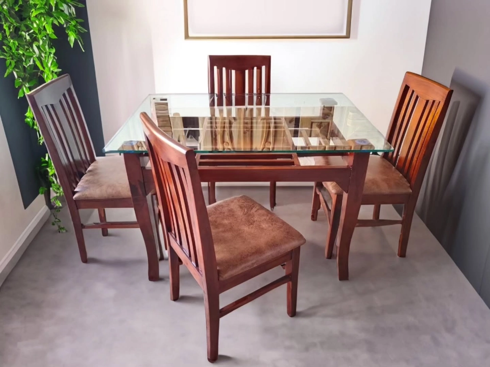 Mẫu bàn ăn gỗ tự nhiên nguyên khối dày dặn