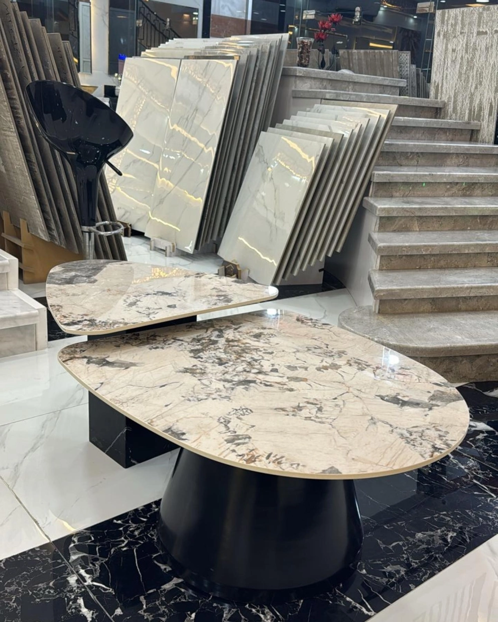 Bộ bàn ăn mặt đá 4 ghế nhỏ gọn cho nhà phố