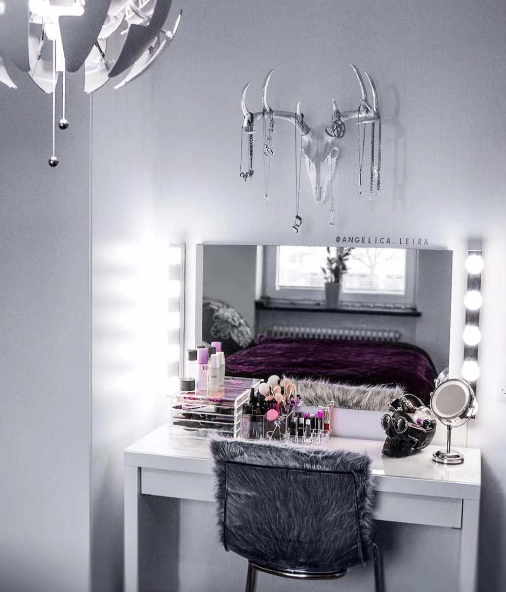 Bàn trang điểm gỗ sồi tự nhiên màu cánh gián sang trọng