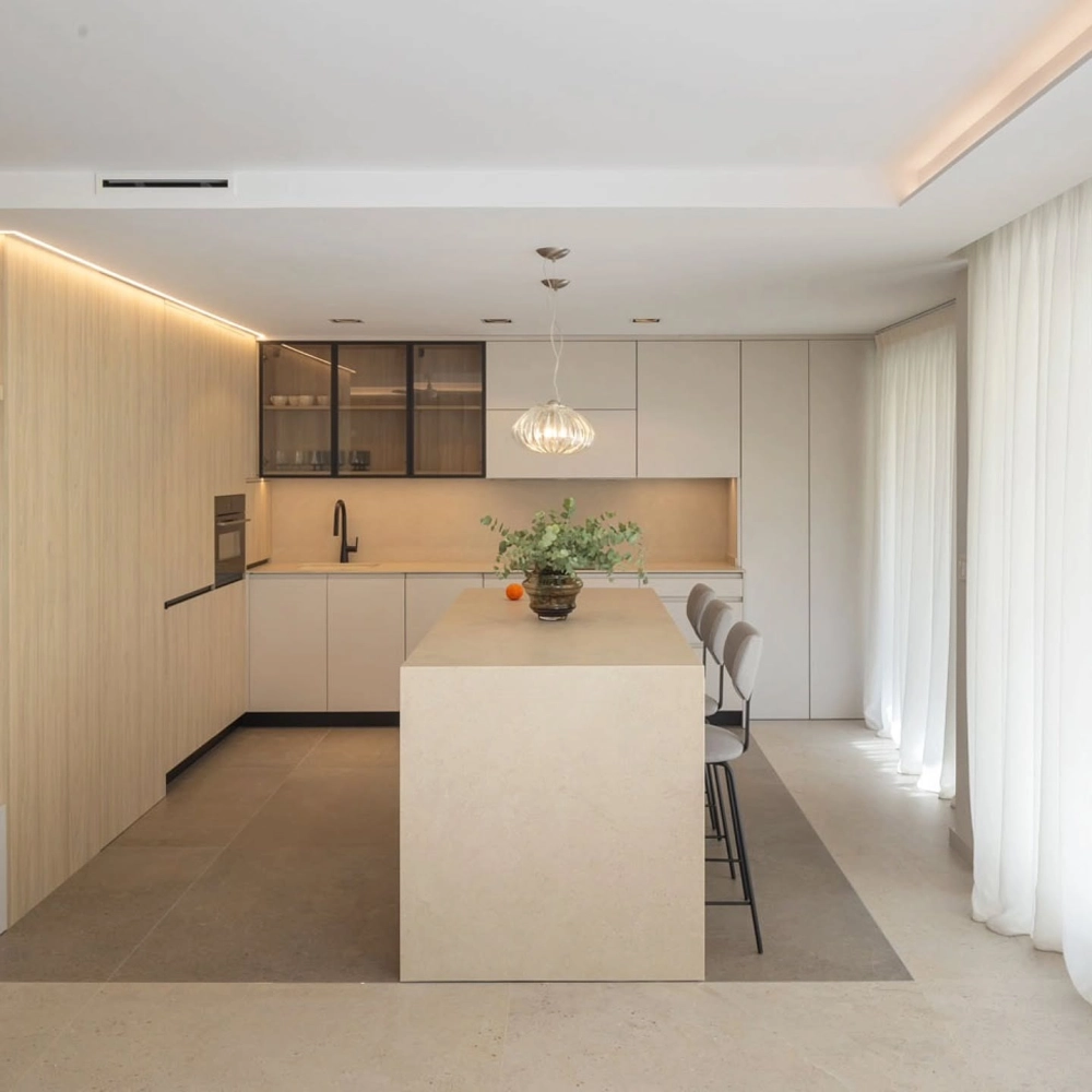 Mẫu nhà ống có phòng khách liền bếp hiện đại