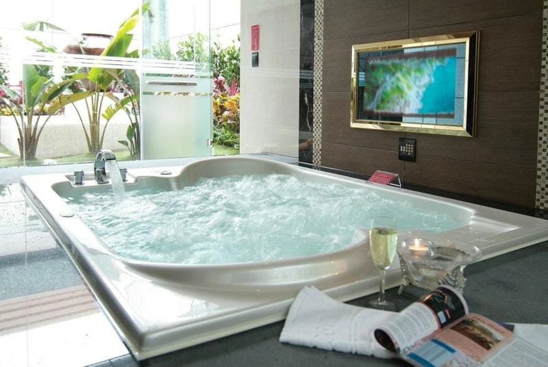 Bồn tắm massage hiện đại tiện nghi dễ sử dụng
