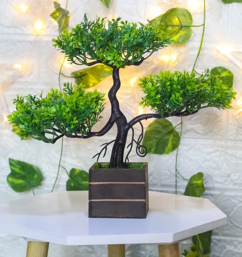 Ảnh cây giả trang trí phòng làm việc giúp tăng năng suất