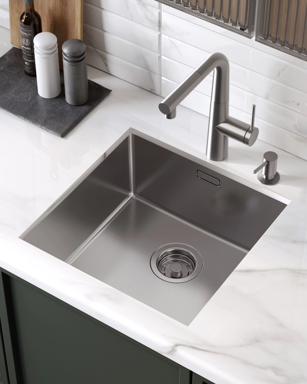 Không gian bếp tối giản với vòi rửa bát gắn tường