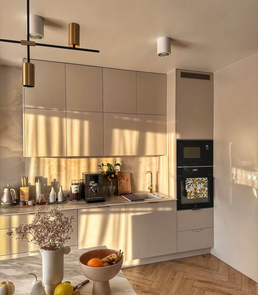 Không gian decor phòng bếp màu hồng pastel ngọt ngào nữ tính