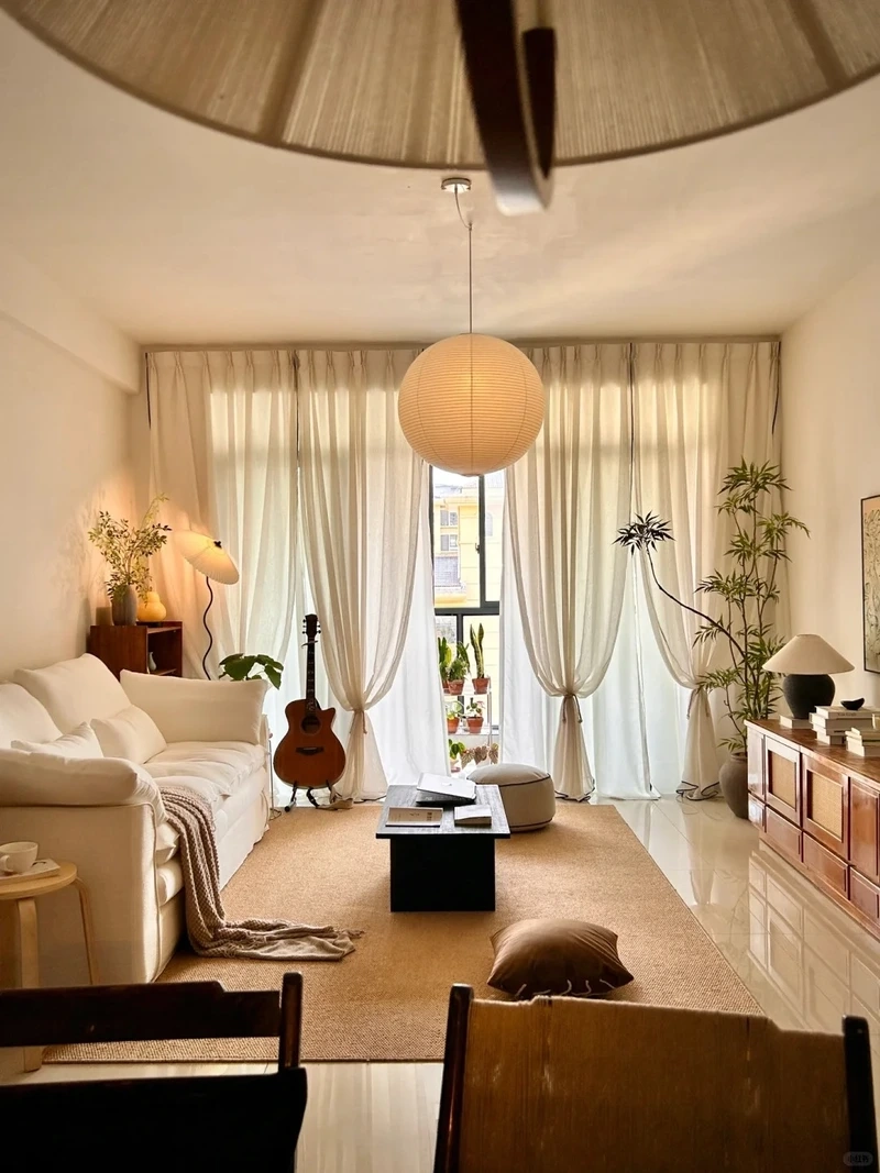 Cảm giác rộng rãi với decor phòng khách thông thoáng