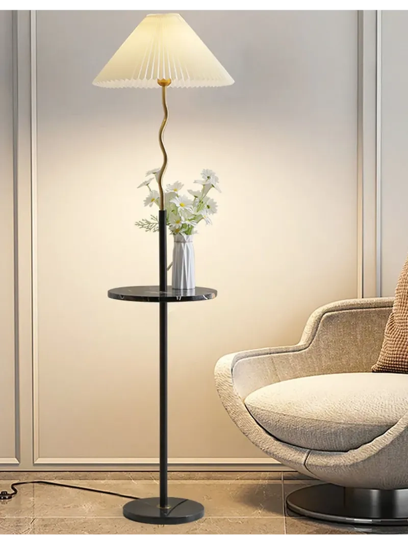 Trải nghiệm ảnh đèn cây đứng hiện đại nâng tầm không gian