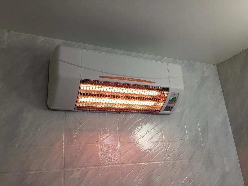Đèn sưởi nhà tắm có an toàn không cho gia đình