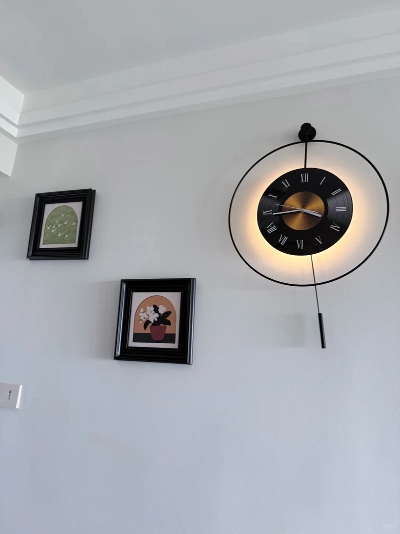 Êm ái và không gây tiếng động với đồng hồ treo tường kim trôi