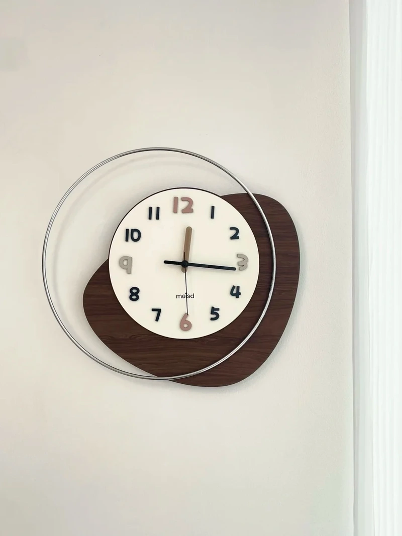Tinh tế và hài hòa nhờ đồng hồ treo tường màu trắng