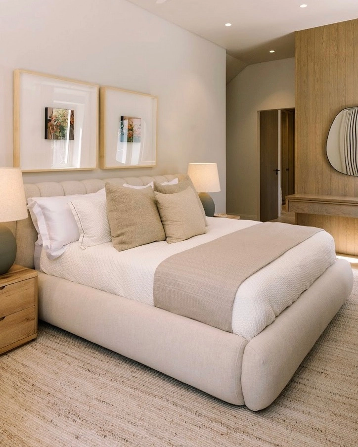 Giường bọc vải bố màu kem trang nhã phong cách Scandinavian