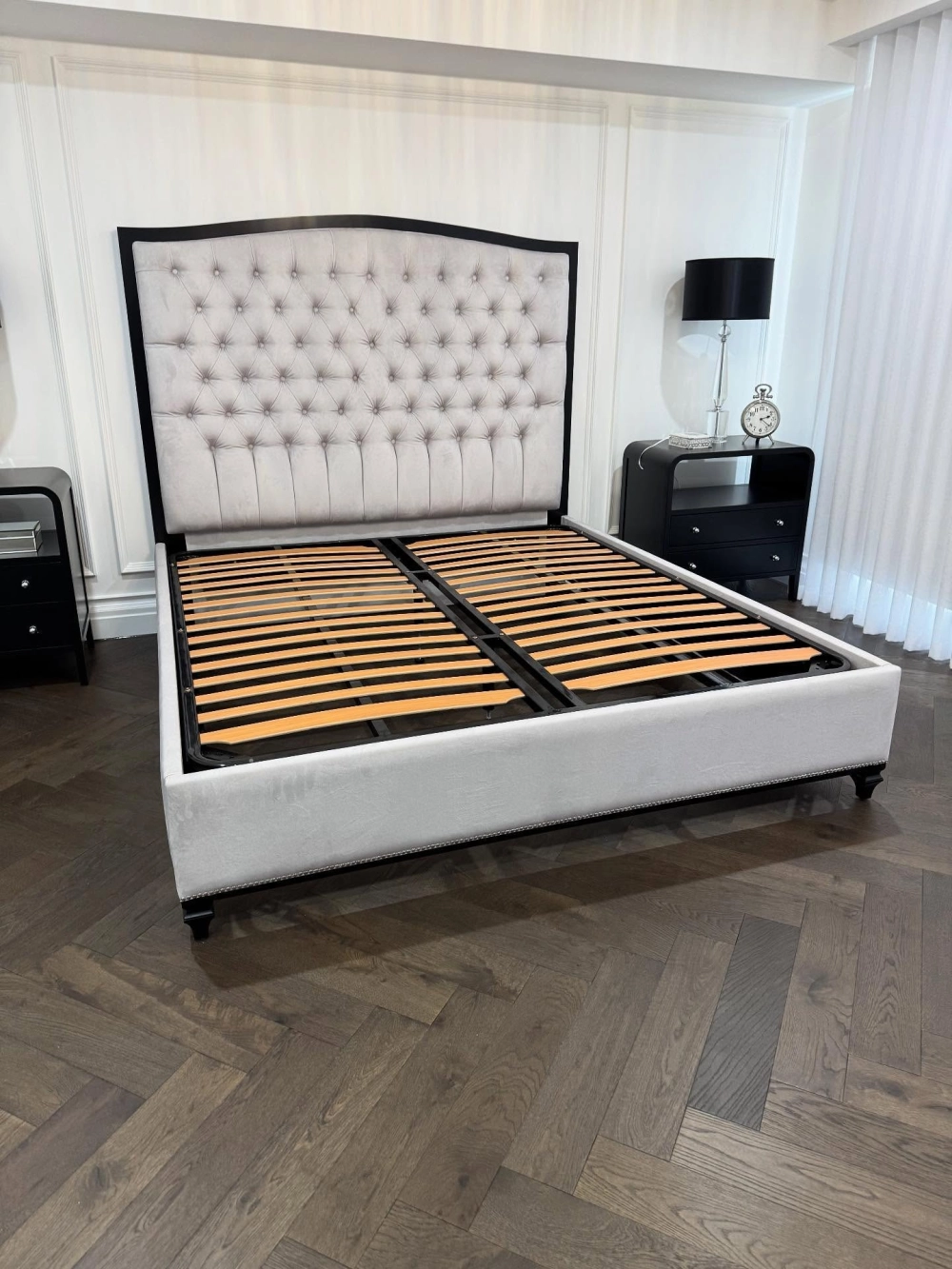 Giường bọc nỉ giá rẻ thiết kế đơn giản cho sinh viên