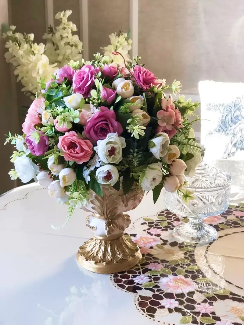 Phong cách mới mẻ cùng ảnh lọ hoa giả hiện đại