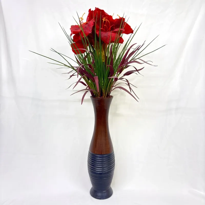 Vẻ đẹp tối giản trong ảnh lọ hoa giả tối giản