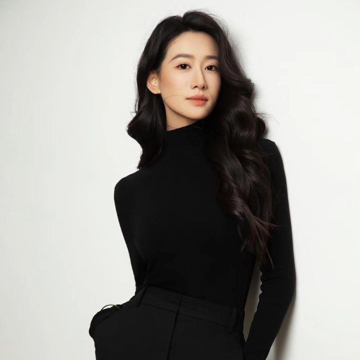 Chân dung tác giả Phạm Khánh Linh