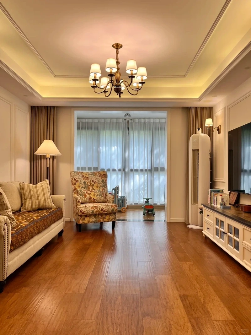 Cổ điển tinh tế nhờ phòng khách đẹp tân cổ điển