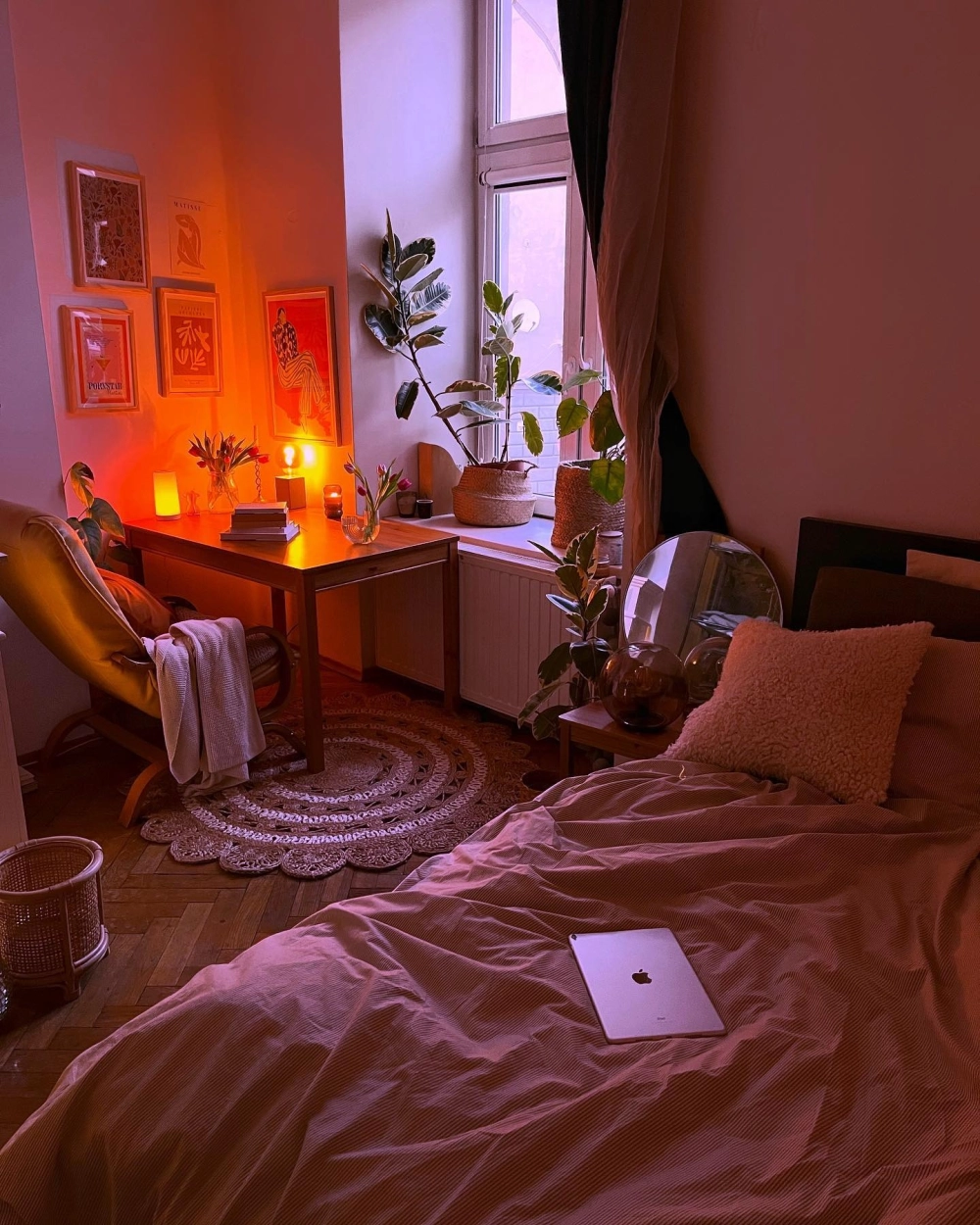 Mẫu decor phòng ngủ chill cho nam tông màu xám ghi hiện đại