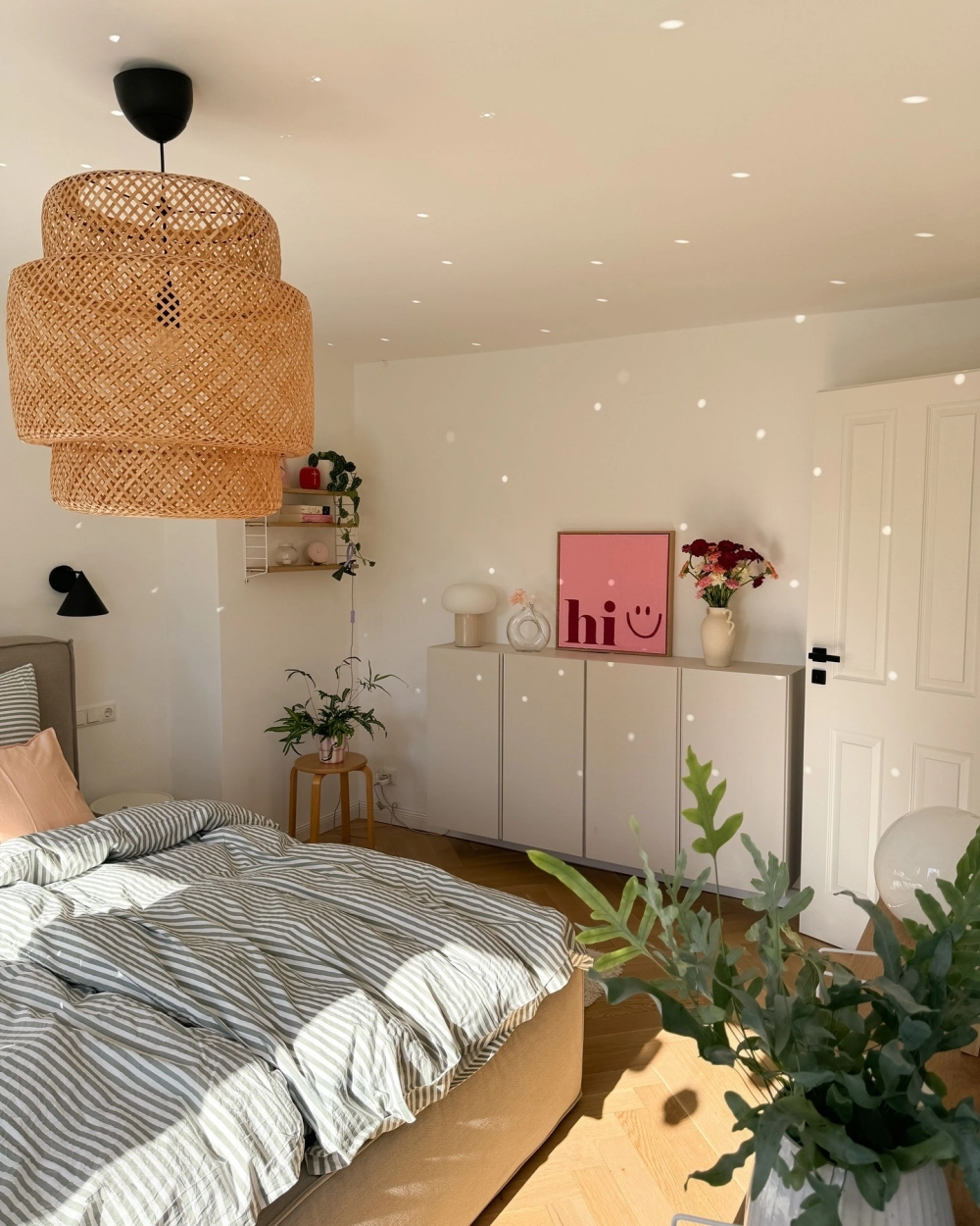 Trang trí phòng ngủ đẹp đơn giản với nội thất gỗ tự nhiên ấm áp