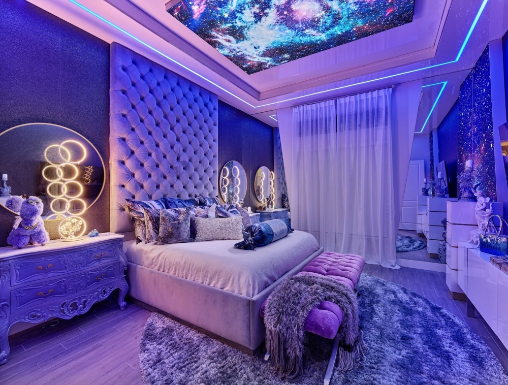 Phòng ngủ vợ chồng màu tím thủy chung và mộng mơ