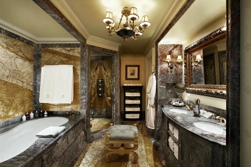 Phòng tắm master cao cấp hiện đại đầy tiện ích