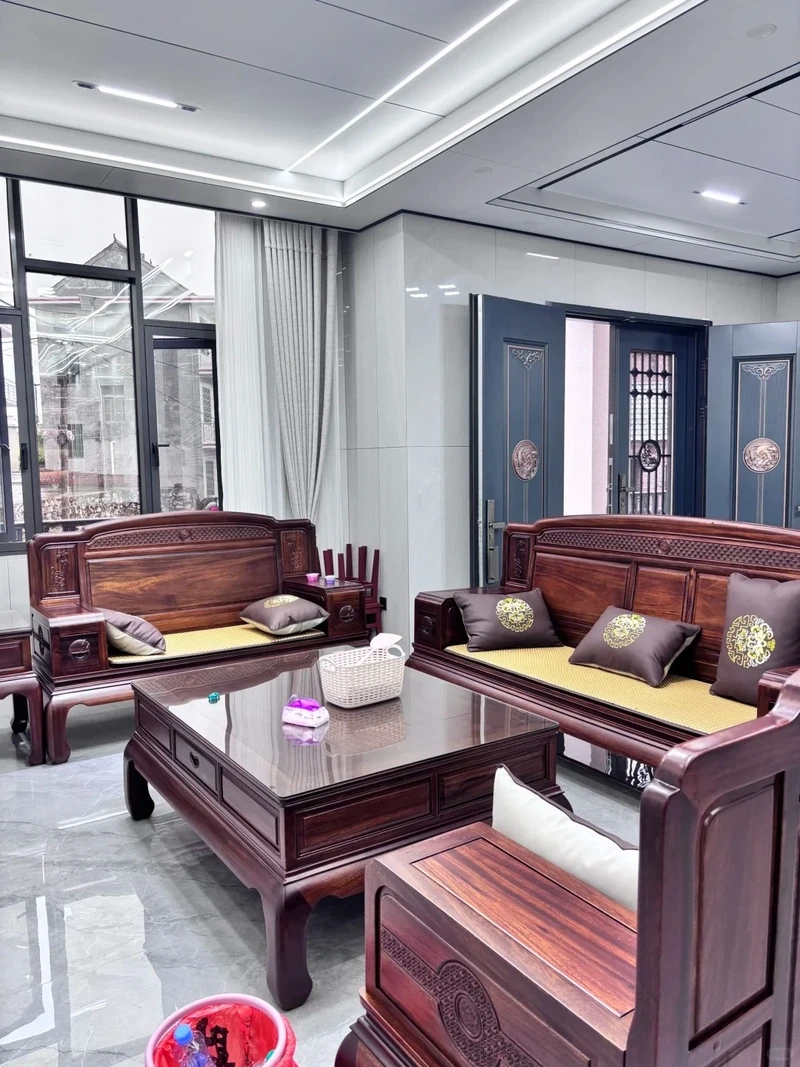 Sang trọng và đẳng cấp nhờ sofa gỗ biệt thự