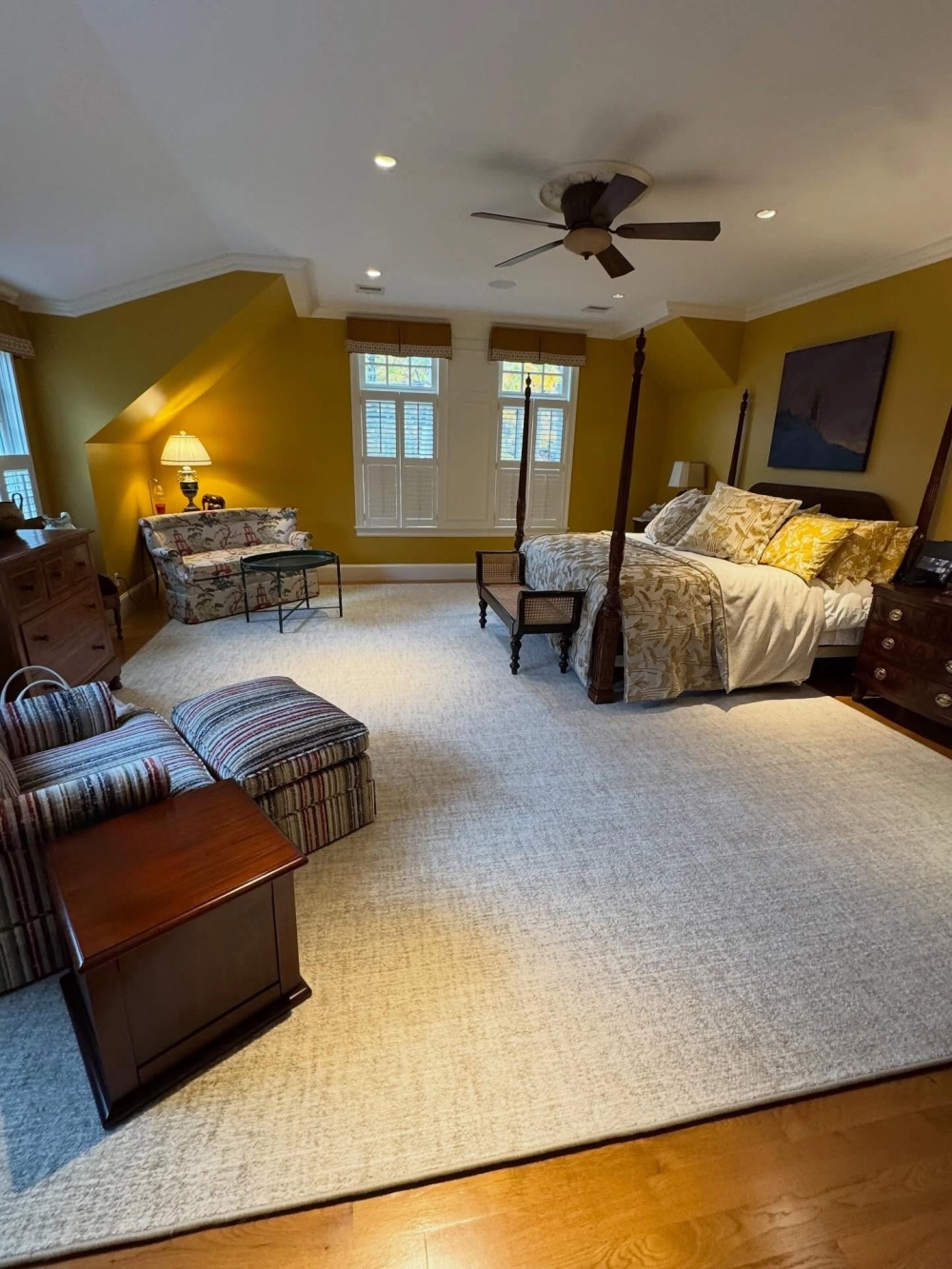 Sự sang trọng của thảm phòng ngủ màu xám lông chuột trung tính