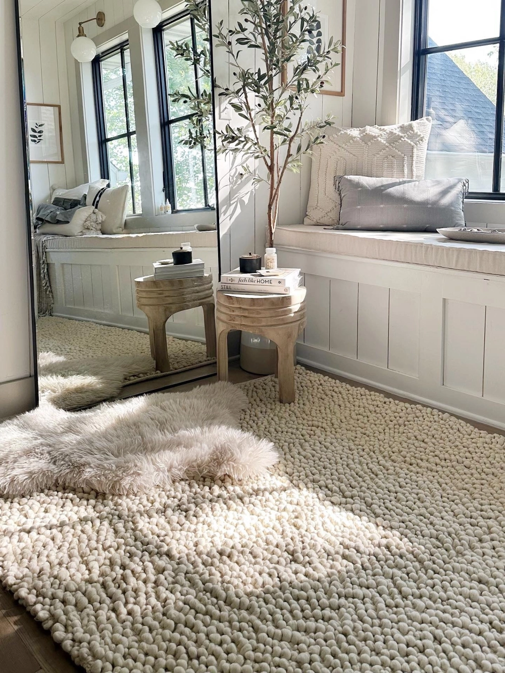 Mẫu thảm trải sàn phòng ngủ lông xù mềm mại cho mùa đông