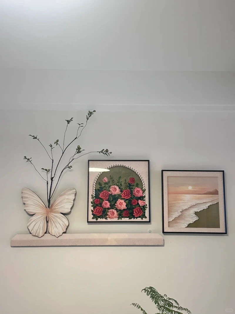 Tinh tế và tiện lợi nhờ tranh treo phòng khách chung cư