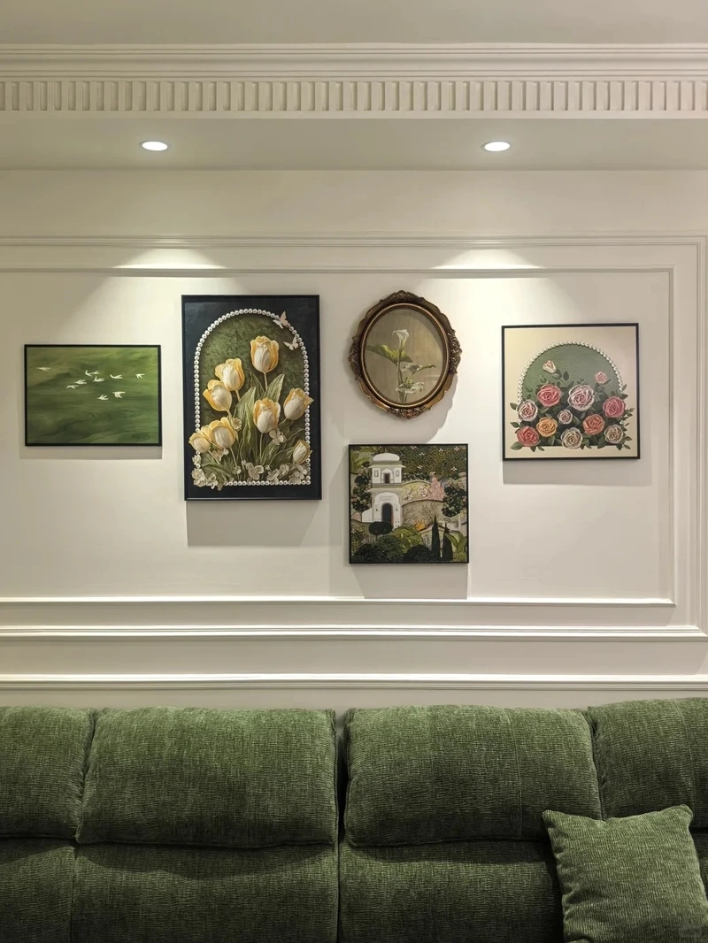 Hài hòa không gian nhờ tranh treo phòng khách màu sắc hài hòa