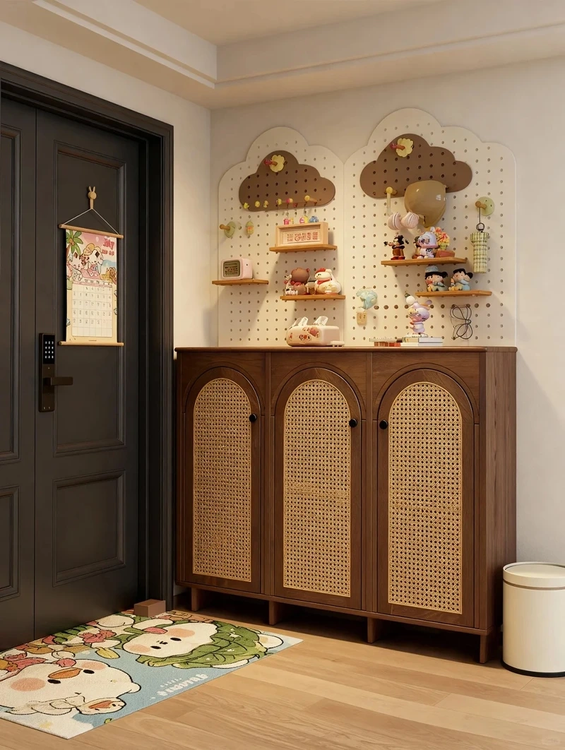 Tiện nghi tối đa nhờ tủ giày thông minh