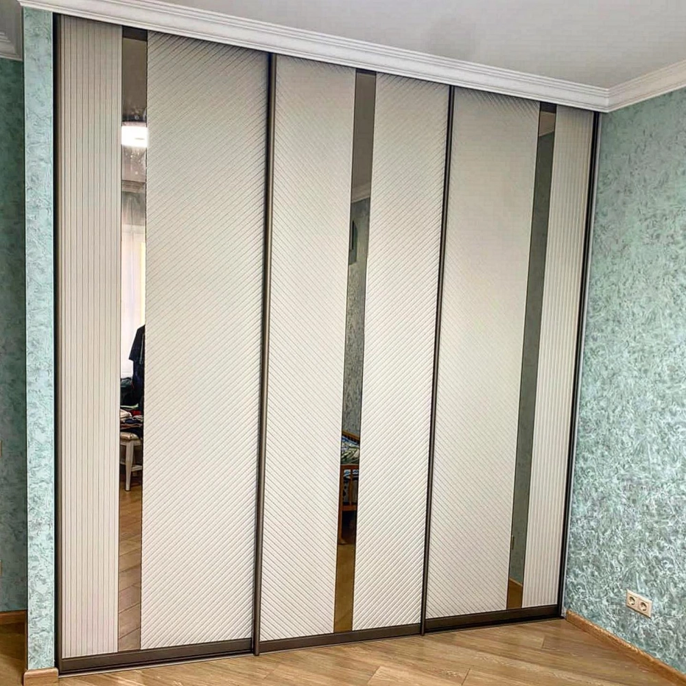 Không gian ấm cúng với tủ âm tường gỗ tự nhiên sồi nga