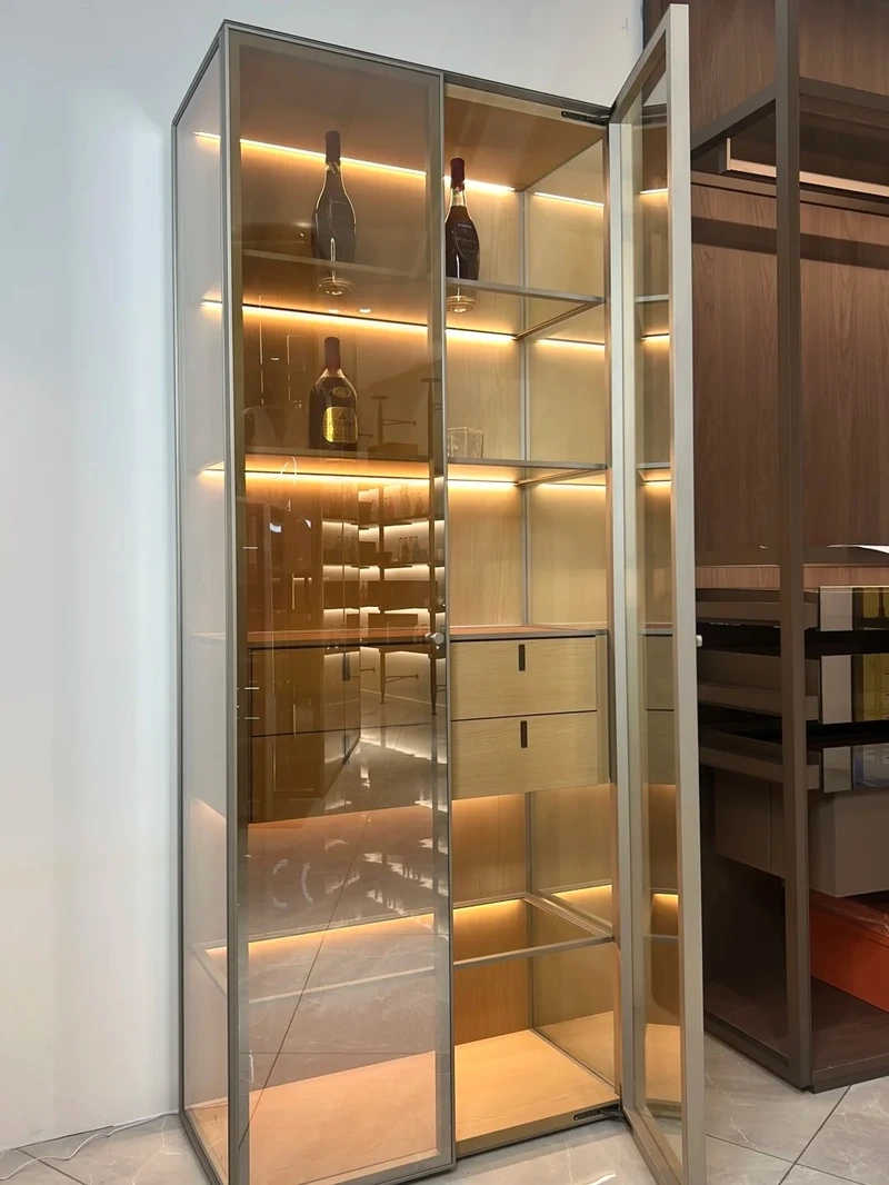 Thanh lịch và sang trọng nhờ tủ rượu kính