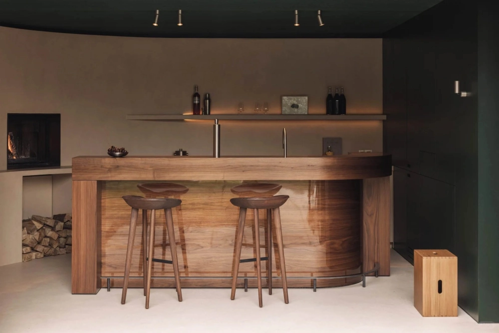 Mẫu bàn đảo bếp gỗ tự nhiên phong cách Scandinavian nhẹ nhàng