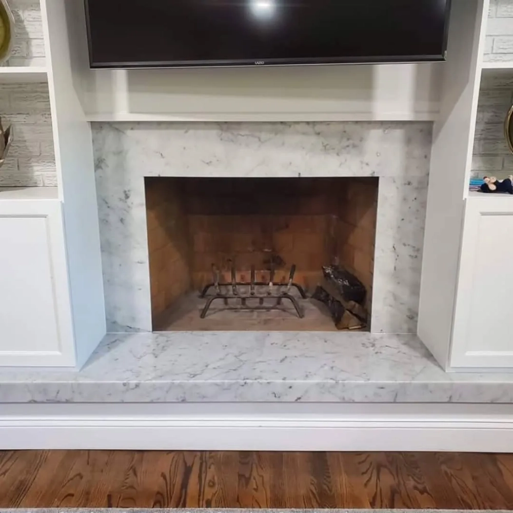 Độ bóng gương ấn tượng của đá trắng vân mây ốp bếp quartz