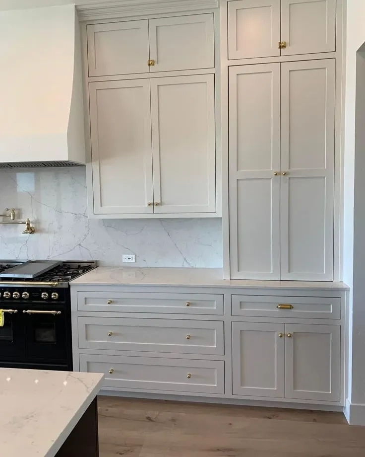 Các loại đá trắng vân mây ốp bếp phổ biến nhất hiện nay