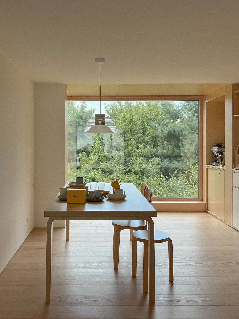 Thiết kế đèn thả trừu tượng mang đậm tính nghệ thuật