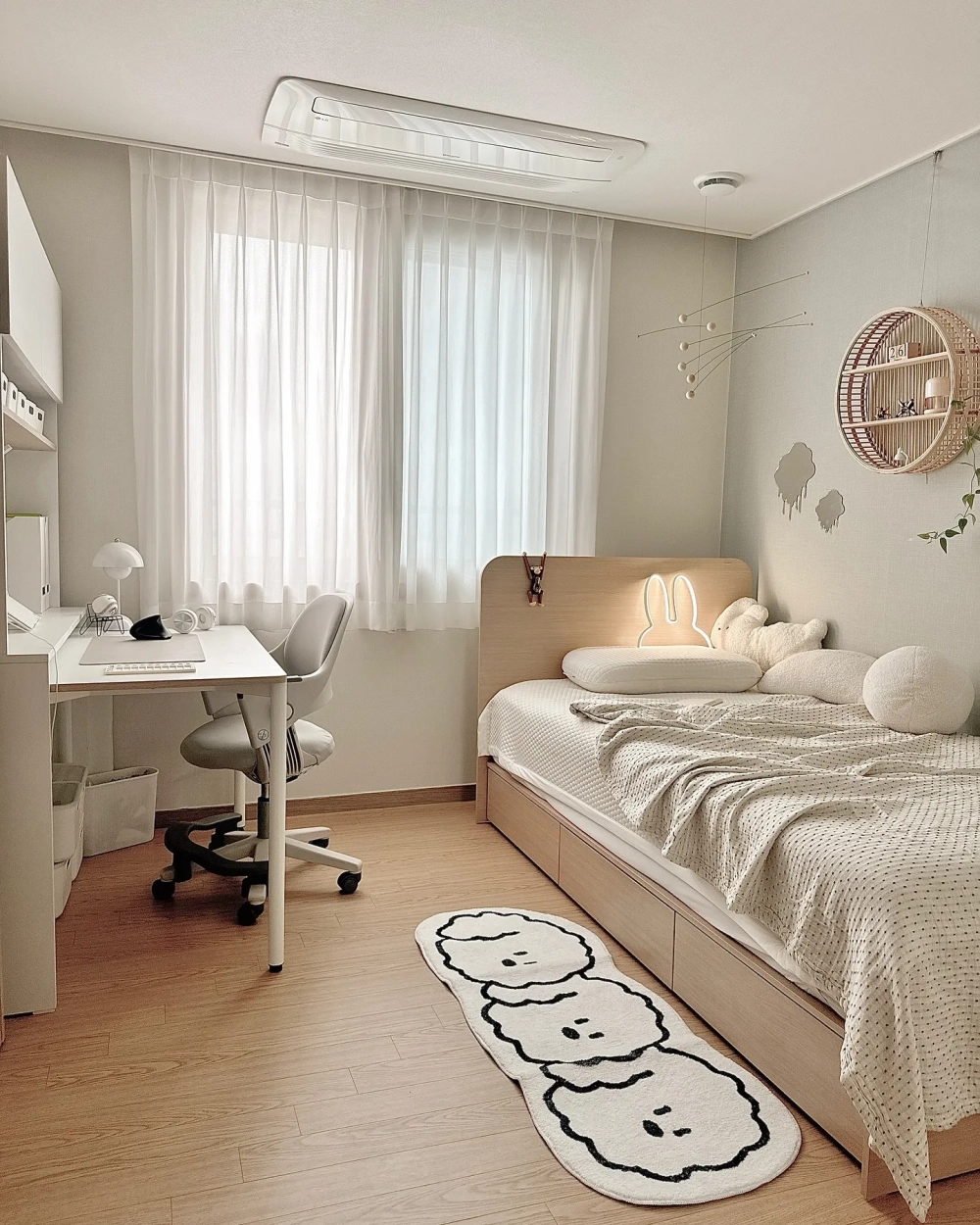 Thiết kế giường ngủ có hộc kéo lớn để chăn ga gối đệm