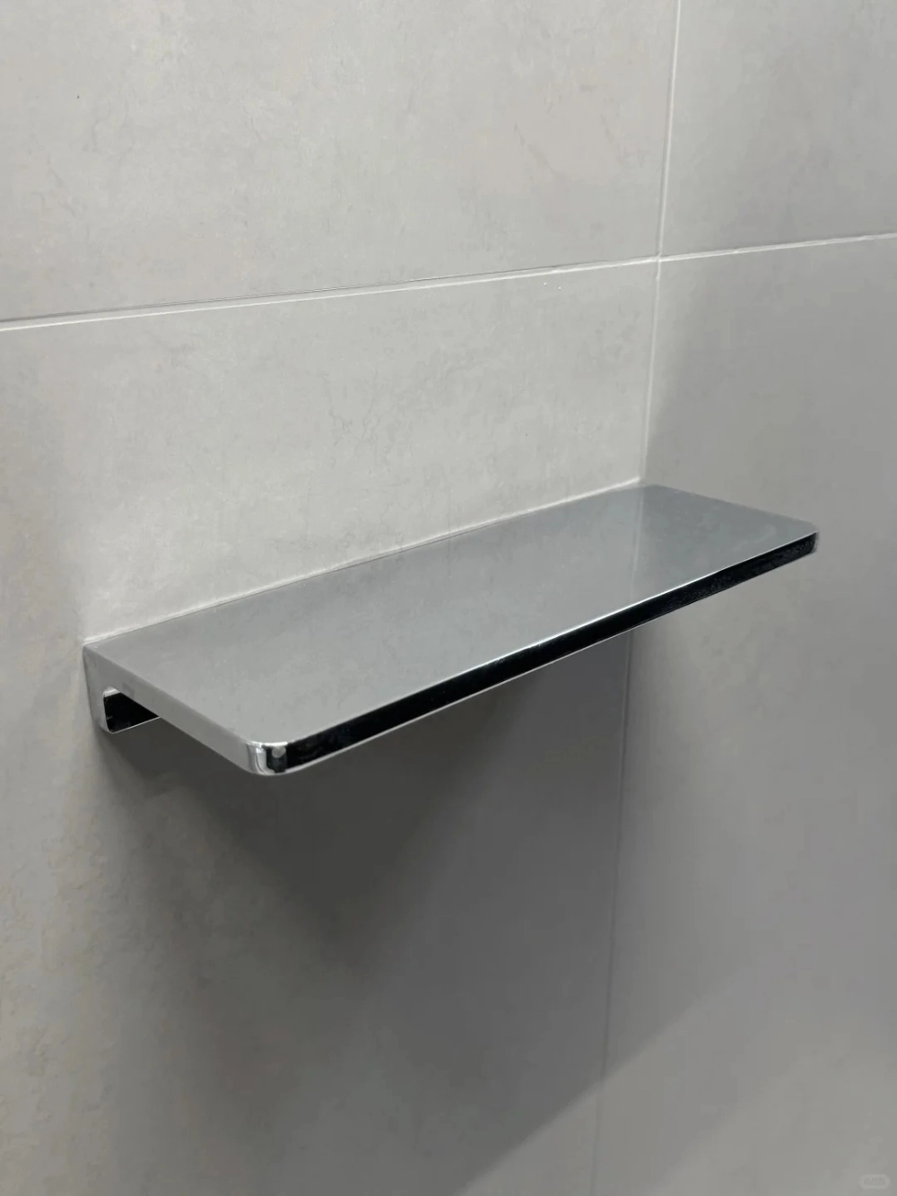 Kệ phẳng inox 304 gắn tường tối giản cho nhà tắm sạch sẽ