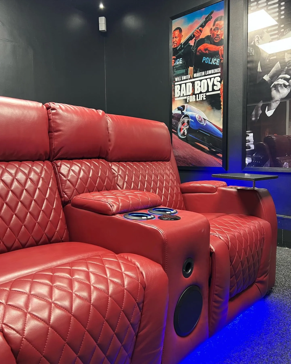 Cách sắp xếp sofa thông minh hài hòa với thảm và bàn trà