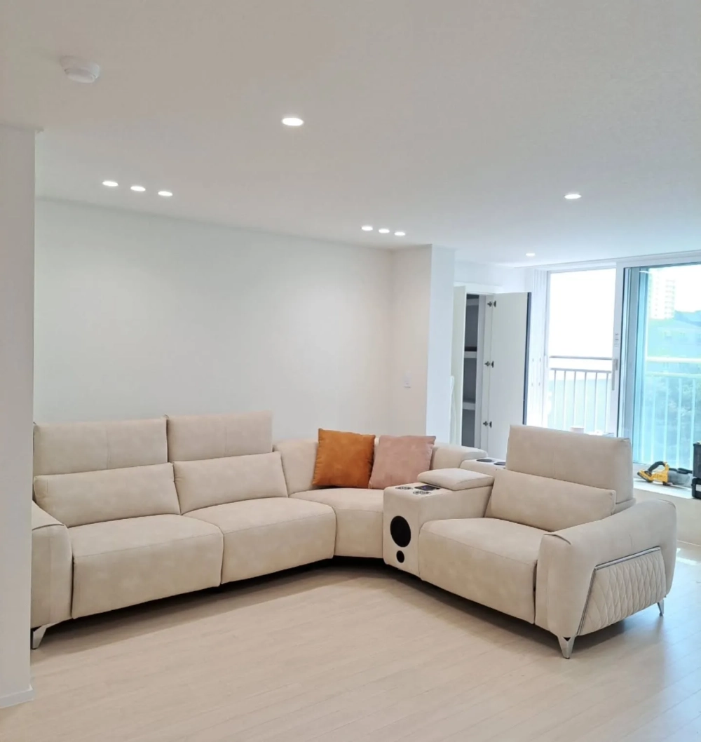 Sofa thông minh phối hợp đèn led tạo hiệu ứng ánh sáng hiện đại