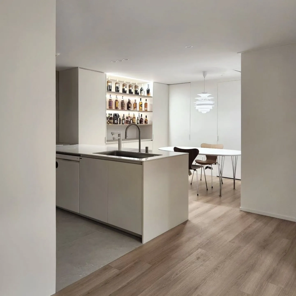 Tủ rượu cánh kính cường lực sang trọng tích hợp đèn led